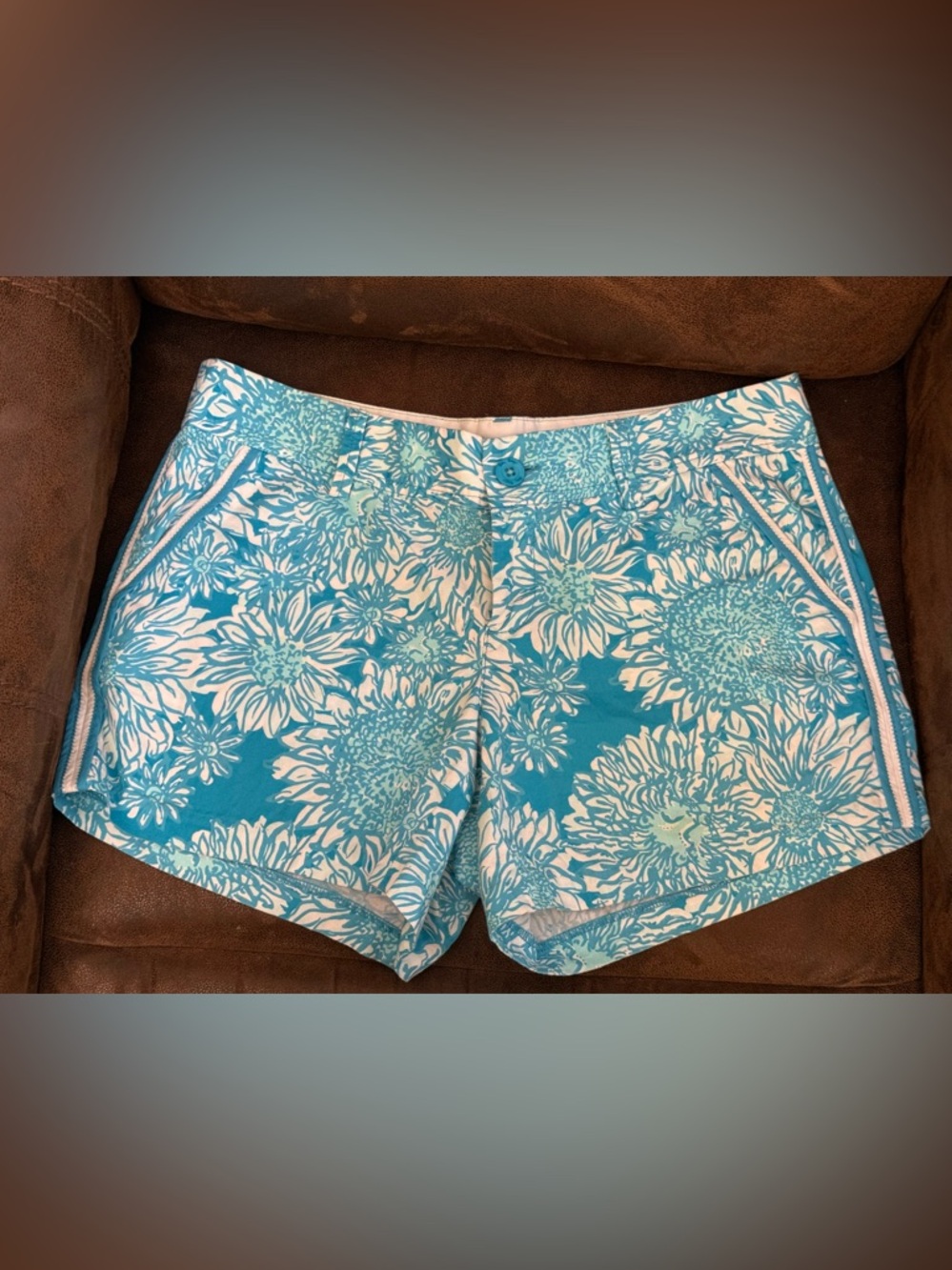 Lilly Pulitzer Aqua White Floral Shorts Size 10 Callahan Shorts